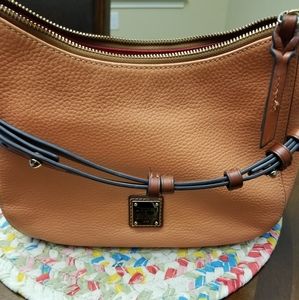 Dooney n Bourke